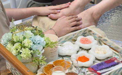Nunu signature pedicure with gel polish